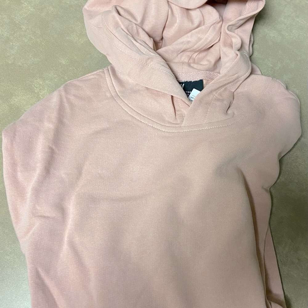 Light pink hoodie light weight material size med